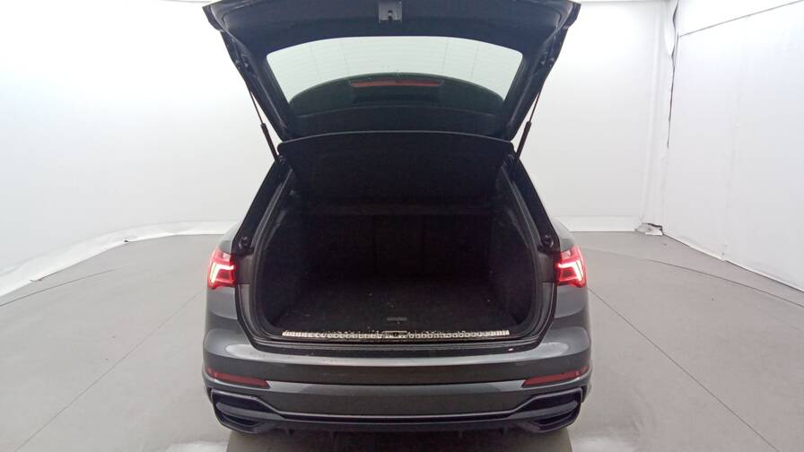 Mandataire Automobile occasion, recherche de Audi Q3-35-tfsi-150-s-tronic-7-s-line - E-Motors