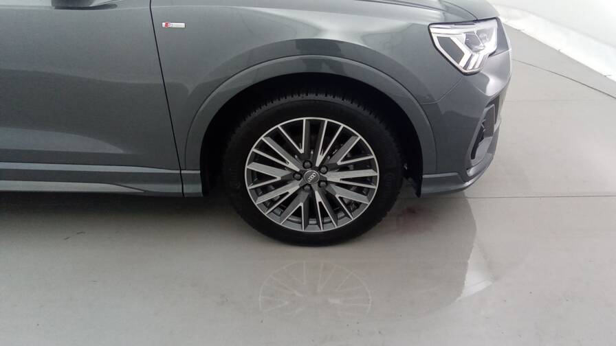 Mandataire Automobile occasion, recherche de Audi Q3-35-tfsi-150-s-tronic-7-s-line - E-Motors