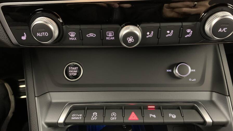 Mandataire Automobile neuf, recherche de Audi Q3-sportback-35-tdi-150-ch-s-tronic-7-s-line-plus - E-Motors