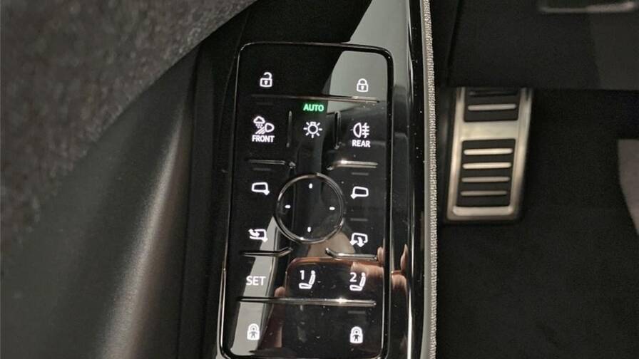 Mandataire Automobile neuf, recherche de Audi Q6-e-tron-306-ch-100-kwh-performance-s-line - E-Motors