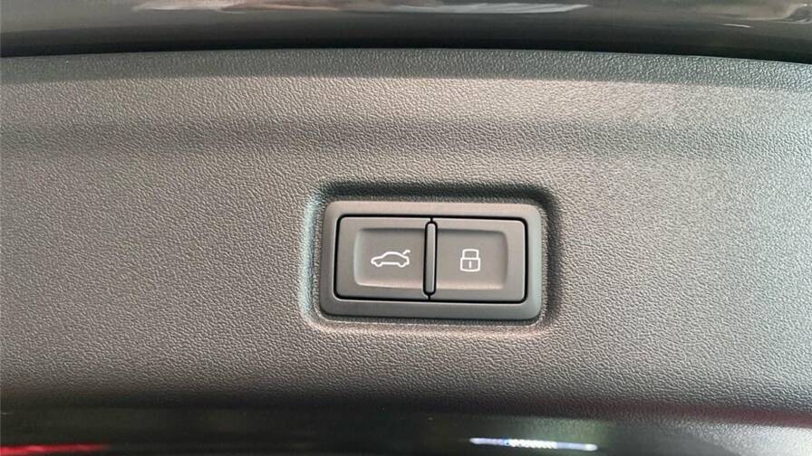 Mandataire Automobile neuf, recherche de Audi Q6-e-tron-306-ch-100-kwh-performance-s-line - E-Motors