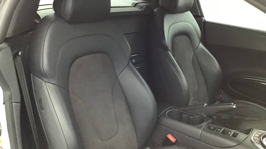 Mandataire Automobile occasion, recherche de Audi R8-spyder-v10-5-2-fsi-525-quattro-r-tronic2-portes-vp-essence-sans-plomb082010-092012 - E-Motors