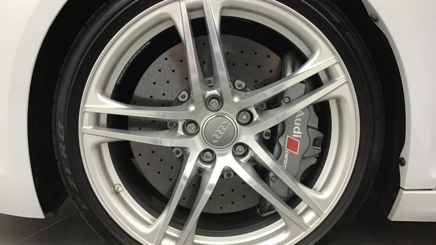 Mandataire Automobile occasion, recherche de Audi R8-spyder-v10-5-2-fsi-525-quattro-r-tronic2-portes-vp-essence-sans-plomb082010-092012 - E-Motors