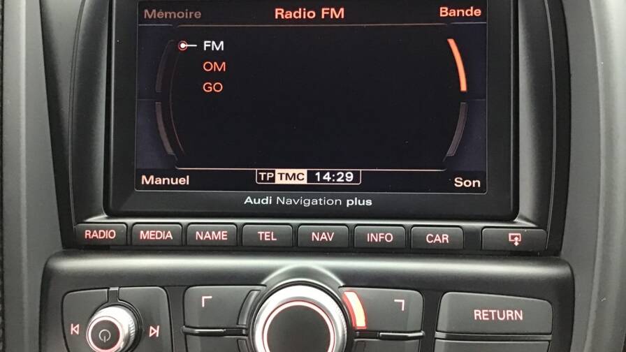 Mandataire Automobile occasion, recherche de Audi R8-spyder-v10-5-2-fsi-525-quattro-r-tronic2-portes-vp-essence-sans-plomb082010-092012 - E-Motors