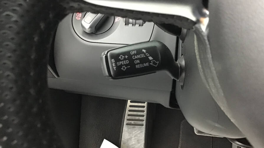 Mandataire Automobile occasion, recherche de Audi R8-spyder-v10-5-2-fsi-525-quattro-r-tronic2-portes-vp-essence-sans-plomb082010-092012 - E-Motors