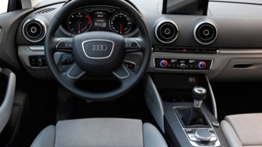 Mandataire Automobile neuf, recherche de Audi Q2-35-tfsi-150-s-tronic-7-design - E-Motors