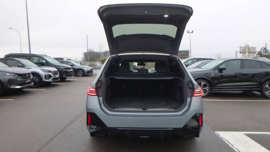 Mandataire Automobile occasion, recherche de Bmw I5-touring-m60-xdrive-601-ch - E-Motors