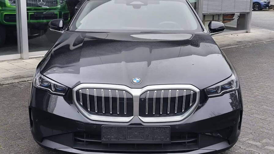 Mandataire Automobile occasion, recherche de Bmw 520d-197-bva8-plus-pack-confort-plus-pack-innovation-plus-vitres-arri-re-surteint-es - E-Motors