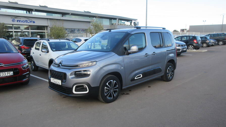 Avis-mandataire-auto-Emotors-Citroen-Berlingo-Taille-m-bluehdi-100-s-s-bvm-shine-plus-pack-park-assist-plus-surveillance-angles-morts.