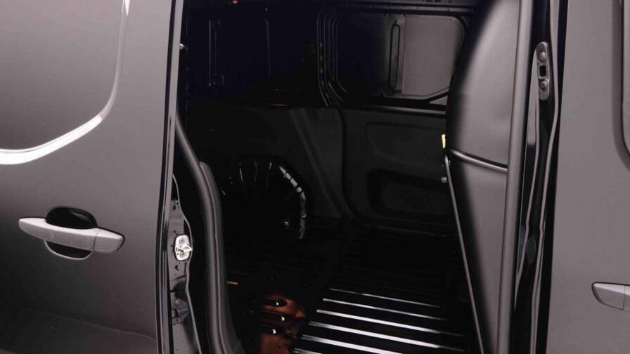 Mandataire Automobile neuf, recherche de Citroen Berlingo-1-5-hdi-130-eat8 - E-Motors