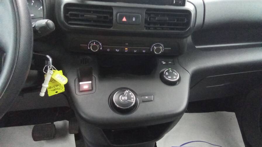 Mandataire Automobile occasion, recherche de Citroen Berlingo-van-m-1000-bluehdi-130-eat8-worker-3pl-plus-gps-plus-pdc-ar-av - E-Motors