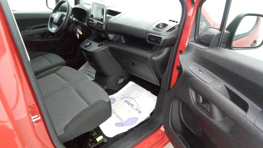 Mandataire Automobile occasion, recherche de Citroen Berlingo-van-m-650-bluehdi-130-eat8-driver-3pl-plus-gps - E-Motors