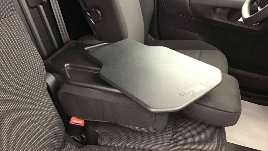 Mandataire Automobile occasion, recherche de Citroen Berlingo-van-xl-950kg-bluehdi-130-s-s-eat8-4-portes-vul-diesel112023-en-cours - E-Motors