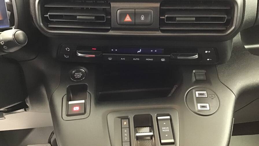 Mandataire Automobile occasion, recherche de Citroen Berlingo-van-xl-950kg-bluehdi-130-s-s-eat8-4-portes-vul-diesel112023-en-cours - E-Motors