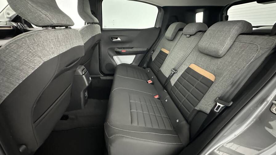 Mandataire Automobile neuf, recherche de Citroen C3-aircross-1-2-hybride-145ch-plus-e-dcs6 - E-Motors