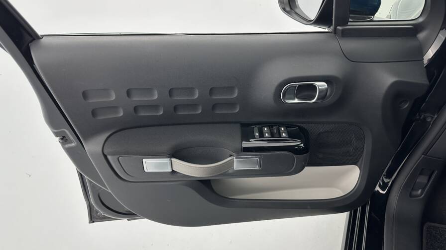 Mandataire Automobile occasion, recherche de Citroen C3-iii-1-2-puretech-83ch-shine - E-Motors