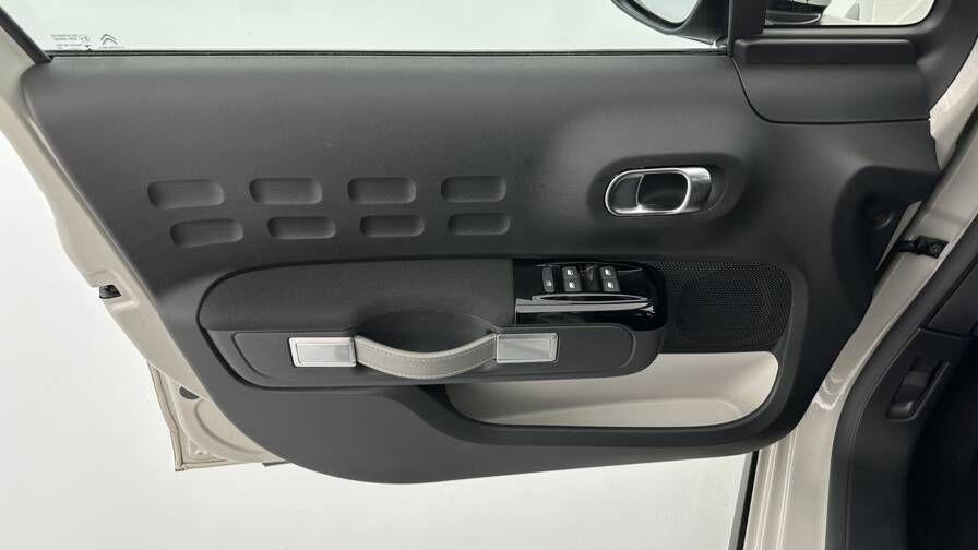 Mandataire Automobile occasion, recherche de Citroen C3-iii-1-2-puretech-83ch-shine - E-Motors