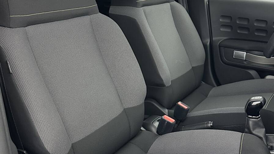 Mandataire Automobile occasion, recherche de Citroen C3-iii-1-2-puretech-83ch-shine - E-Motors