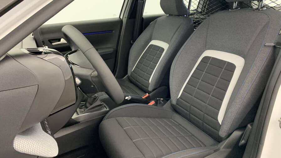 Mandataire Automobile neuf, recherche de Citroen C3-societe-nouvelle-turbo-100-bvm-pro - E-Motors