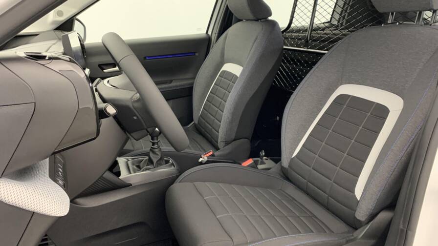 Mandataire Automobile neuf, recherche de Citroen C3-societe-nouvelle-turbo-100-bvm-pro - E-Motors