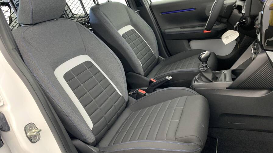 Mandataire Automobile neuf, recherche de Citroen C3-societe-nouvelle-turbo-100-bvm-pro - E-Motors