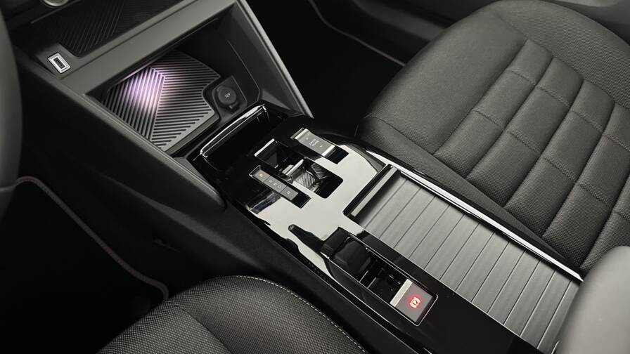 Mandataire Automobile neuf, recherche de Citroen C4-1-2-hybride-145ch-collection-e-dcs6 - E-Motors