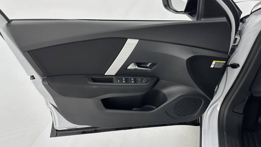 Mandataire Automobile neuf, recherche de Citroen C4-1-2-hybride-145ch-plus-e-dcs6 - E-Motors