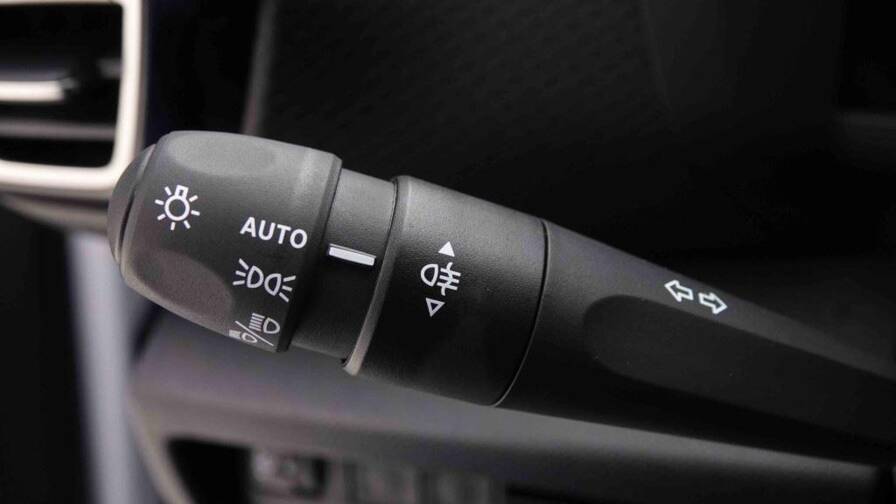 Mandataire Automobile neuf, recherche de Citroen C4-hybrid-145-e-dcs6-max-new-model - E-Motors