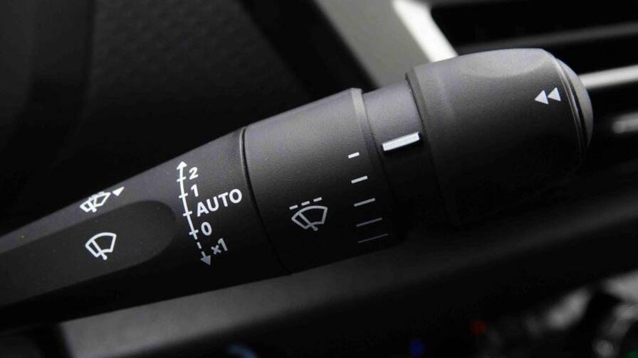 Mandataire Automobile neuf, recherche de Citroen C4-hybrid-145-e-dcs6-max-new-model - E-Motors