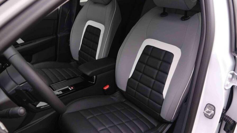 Mandataire Automobile neuf, recherche de Citroen C4-hybrid-145-e-dcs6-max-new-model - E-Motors