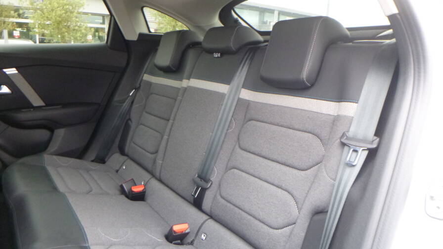 Mandataire Automobile occasion, recherche de Citroen C4-bluehdi-130-s-s-eat8-feel-pack - E-Motors