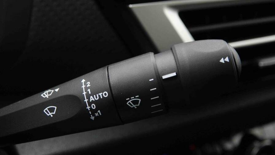 Mandataire Automobile neuf, recherche de Citroen C4-hybrid-145-e-dcs6-max-new-model - E-Motors