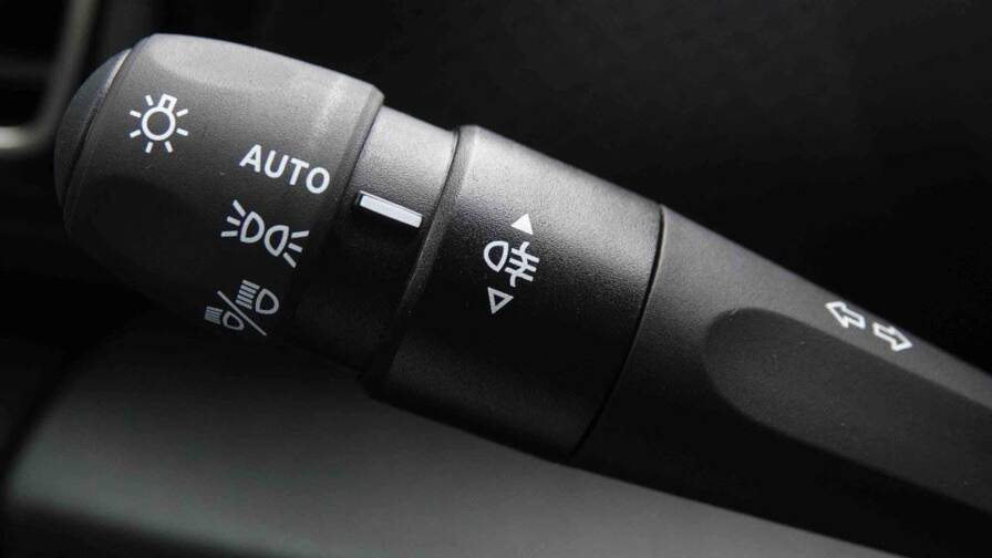 Mandataire Automobile neuf, recherche de Citroen C4-hybrid-145-e-dcs6-max-new-model - E-Motors