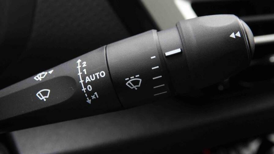 Mandataire Automobile neuf, recherche de Citroen C4-hybrid-145-e-dcs6-max-new-model - E-Motors