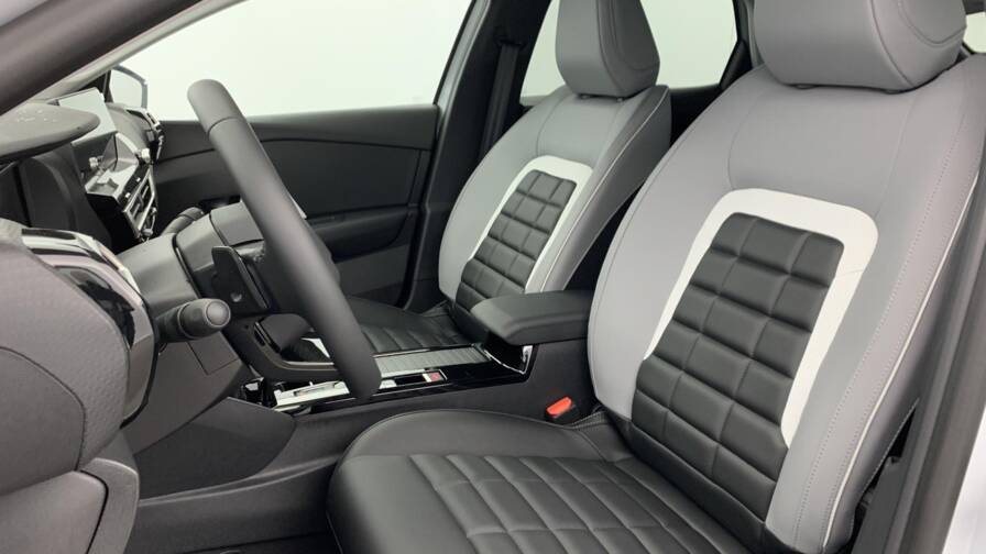 Mandataire Automobile neuf, recherche de Citroen C4-hybride-145-e-dcs6-max - E-Motors