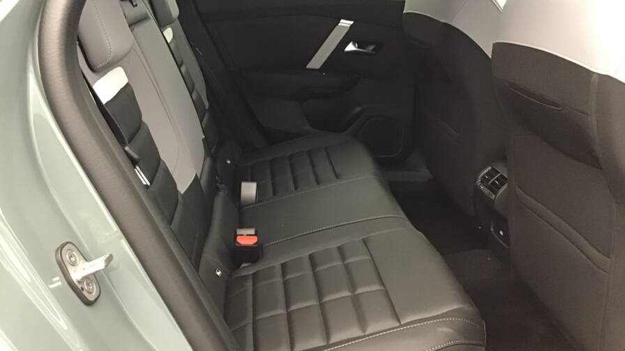 Mandataire Automobile occasion, recherche de Citroen C4-hybride-145-e-dcs6-max5-portes-vp-essence-sans-plomb - E-Motors