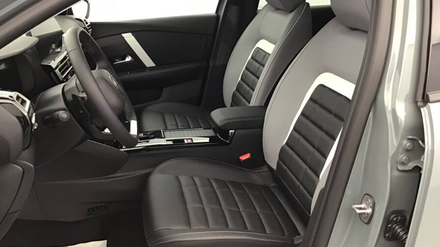 Mandataire Automobile occasion, recherche de Citroen C4-hybride-145-e-dcs6-max5-portes-vp-essence-sans-plomb - E-Motors