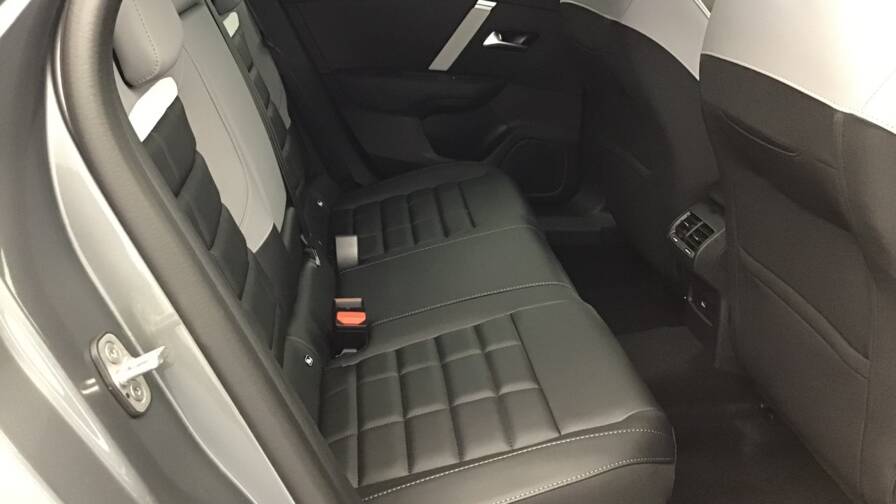 Mandataire Automobile occasion, recherche de Citroen C4-hybride-145-e-dcs6-max5-portes-vp-essence-sans-plomb - E-Motors