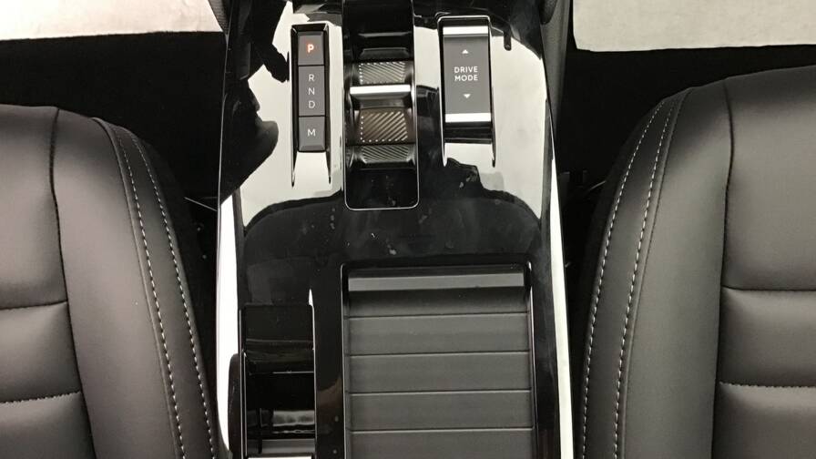 Mandataire Automobile occasion, recherche de Citroen C4-hybride-145-e-dcs6-max5-portes-vp-essence-sans-plomb - E-Motors