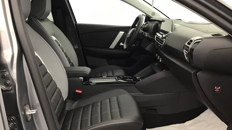 Mandataire Automobile occasion, recherche de Citroen C4-hybride-145-e-dcs6-max5-portes-vp-essence-sans-plomb - E-Motors