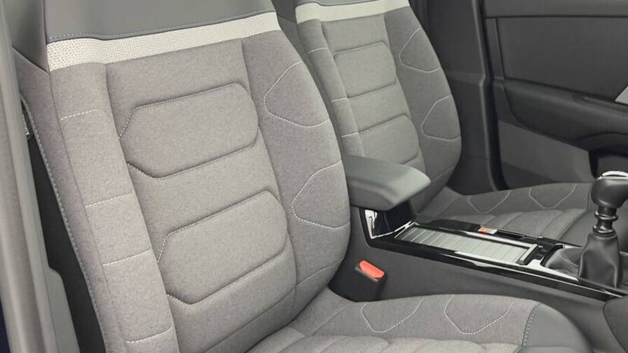 Mandataire Automobile neuf, recherche de Citroen C4-iii-1-2-puretech-130ch-plus - E-Motors