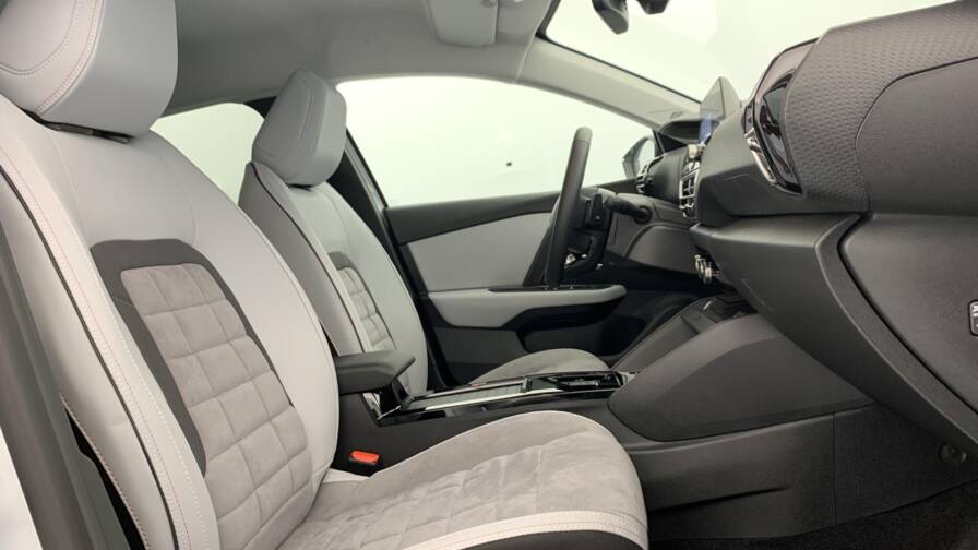 Mandataire Automobile neuf, recherche de Citroen C4-puretech-130-eat8-max - E-Motors