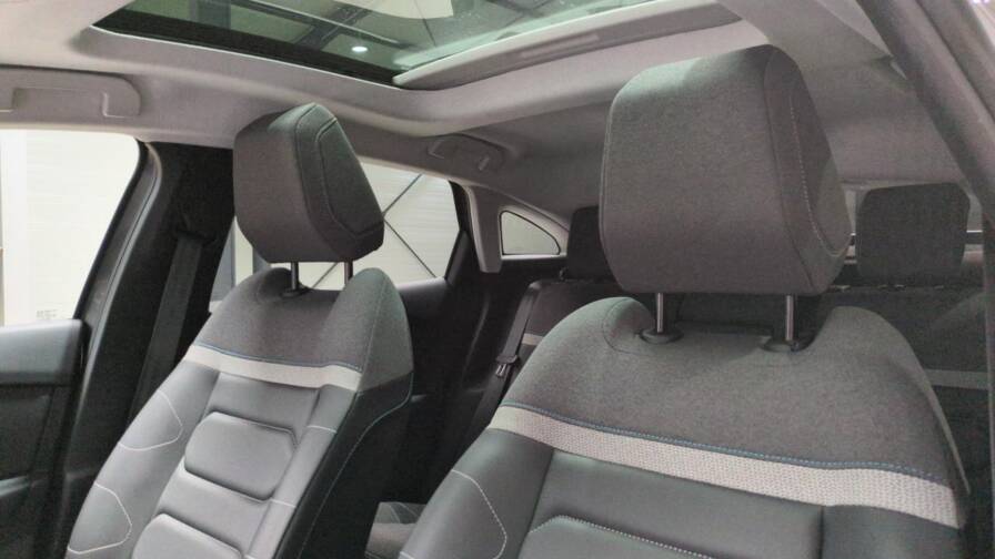 Mandataire Automobile occasion, recherche de Citroen C4-puretech-130-eat8-max-plus-camera-360-plus-toit-pano - E-Motors