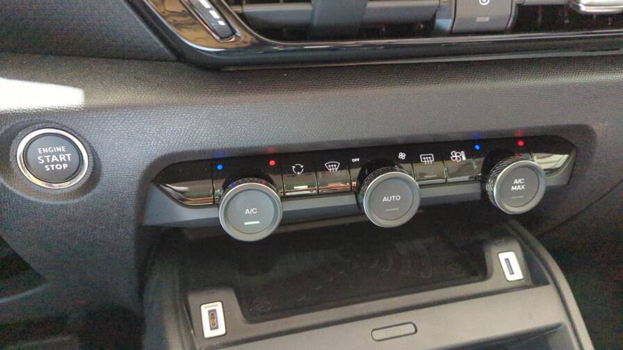 Mandataire Automobile occasion, recherche de Citroen C4-puretech-130-eat8-max-plus-camera-360-plus-toit-pano - E-Motors