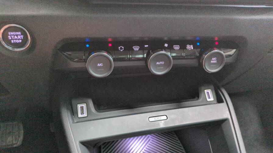 Mandataire Automobile occasion, recherche de Citroen C4-puretech-130-eat8-max-plus-camera-360-plus-toit-pano - E-Motors