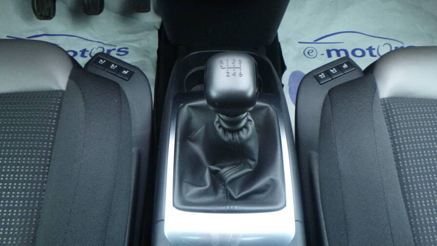 Mandataire Automobile occasion, recherche de Citroen C4-spacetourer-puretech-130-ss-shine-attelage - E-Motors