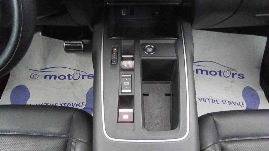 Mandataire Automobile occasion, recherche de Citroen C5-aircross-hybride-rechargeable-225-ss-e-eat8-shine-pack-cuir-elect-attelage - E-Motors