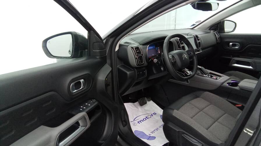 Mandataire Automobile occasion, recherche de Citroen C5-aircross-hybride-rechargeable-225e-eat8-feel-gps-camera - E-Motors