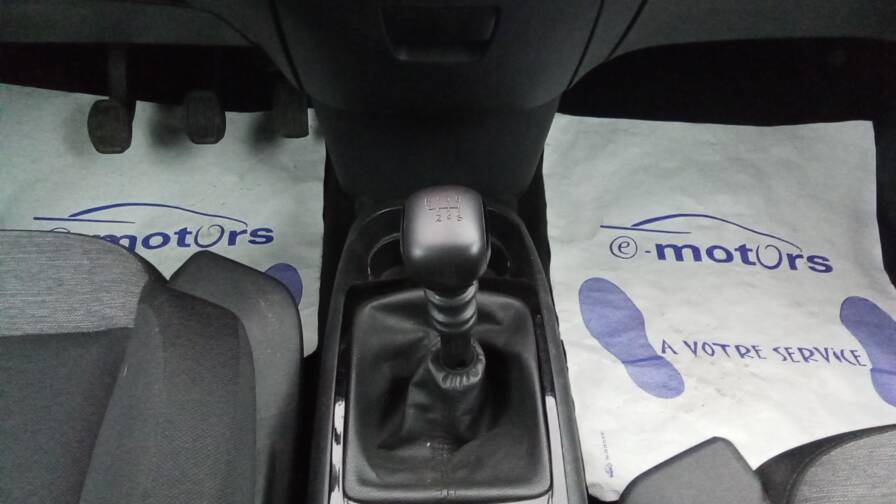 Mandataire Automobile occasion, recherche de Citroen Grand-c4-spacetourer-puretech-130-feel-plus-cam-ra-plus-pdc-ar-av - E-Motors