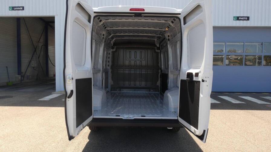 Mandataire Automobile neuf, recherche de Citroen Jumper-fourgon-tole-35-l2h2-180-s-s-bva8 - E-Motors